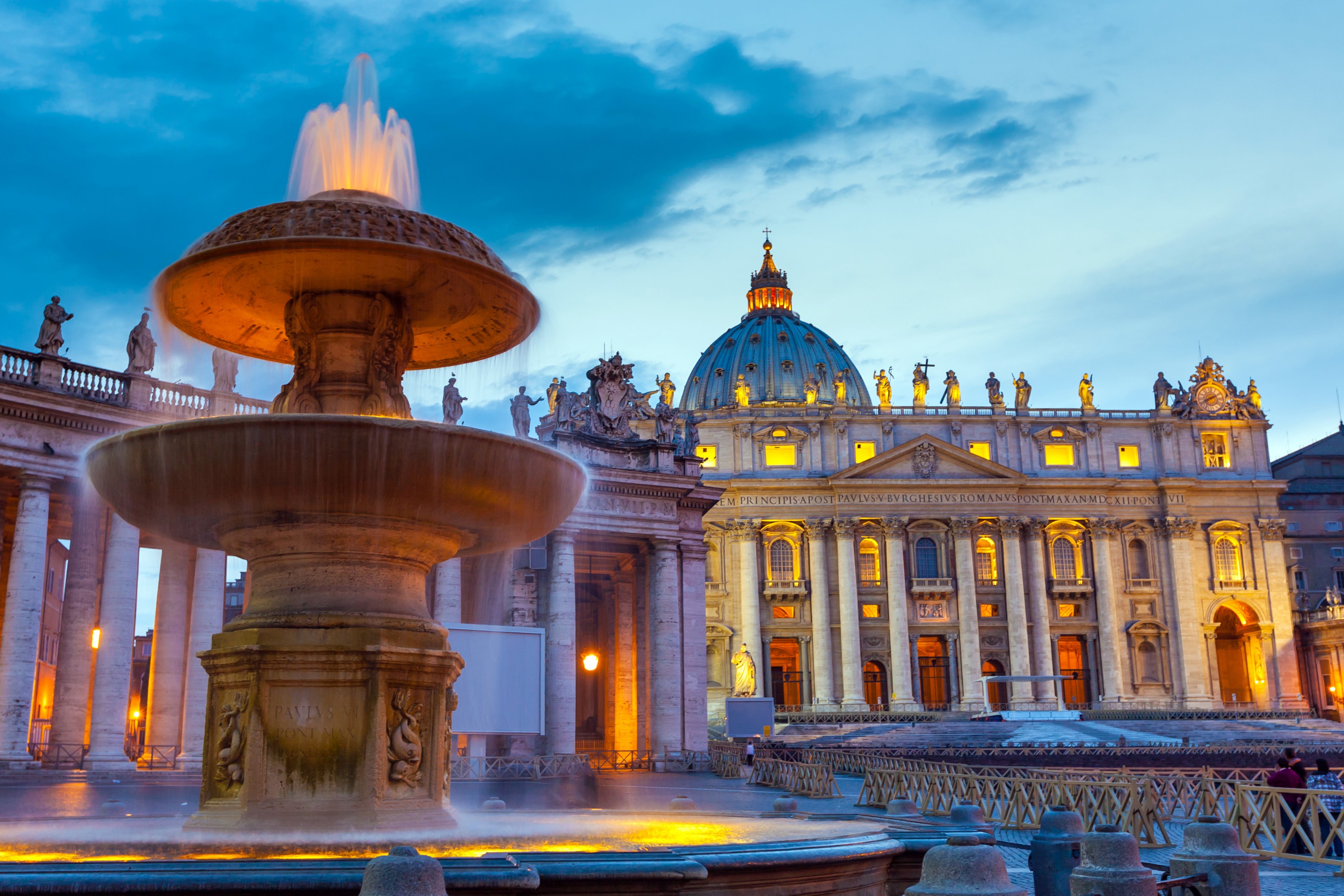 An Italian landmark prepared for an evening event